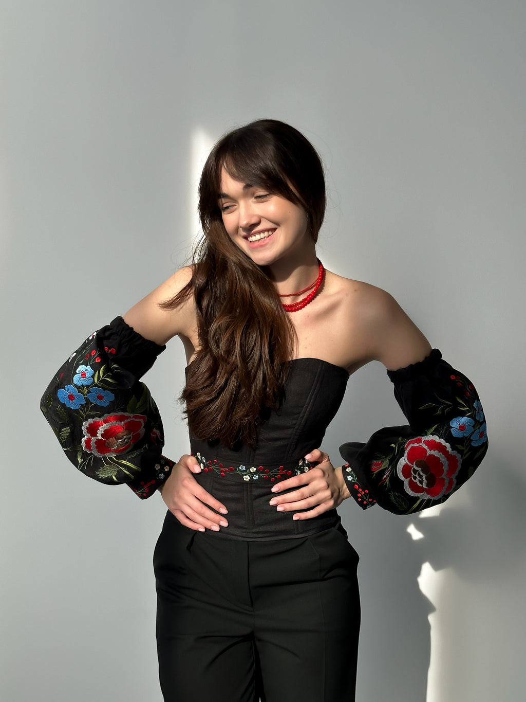 Linen custom corset with flowers, machine embroidered corset top, black corset with long detachable sleeves, Ukrainian custom corset
