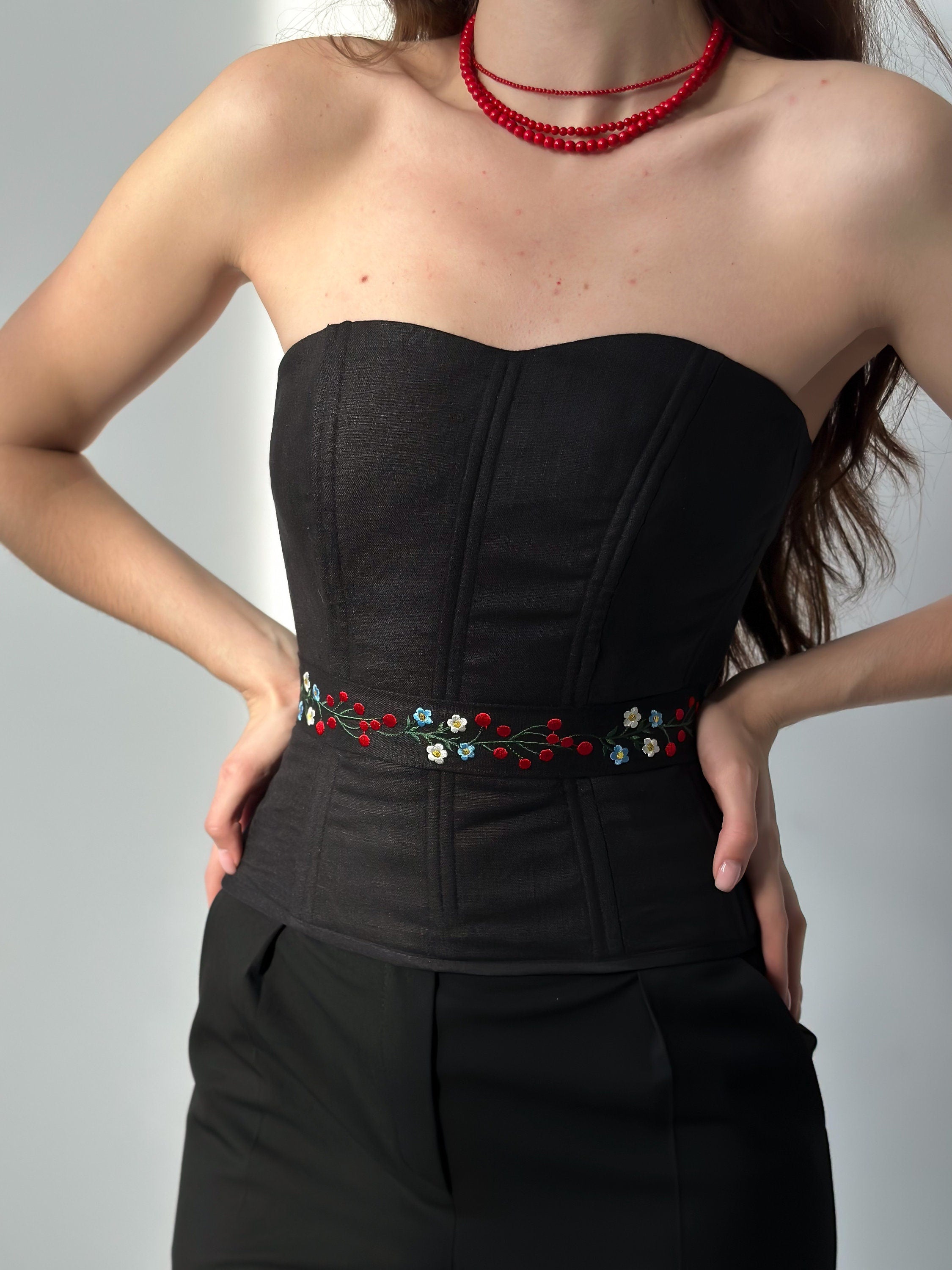 Linen custom corset with flowers, machine embroidered corset top, black corset with long detachable sleeves, Ukrainian custom corset