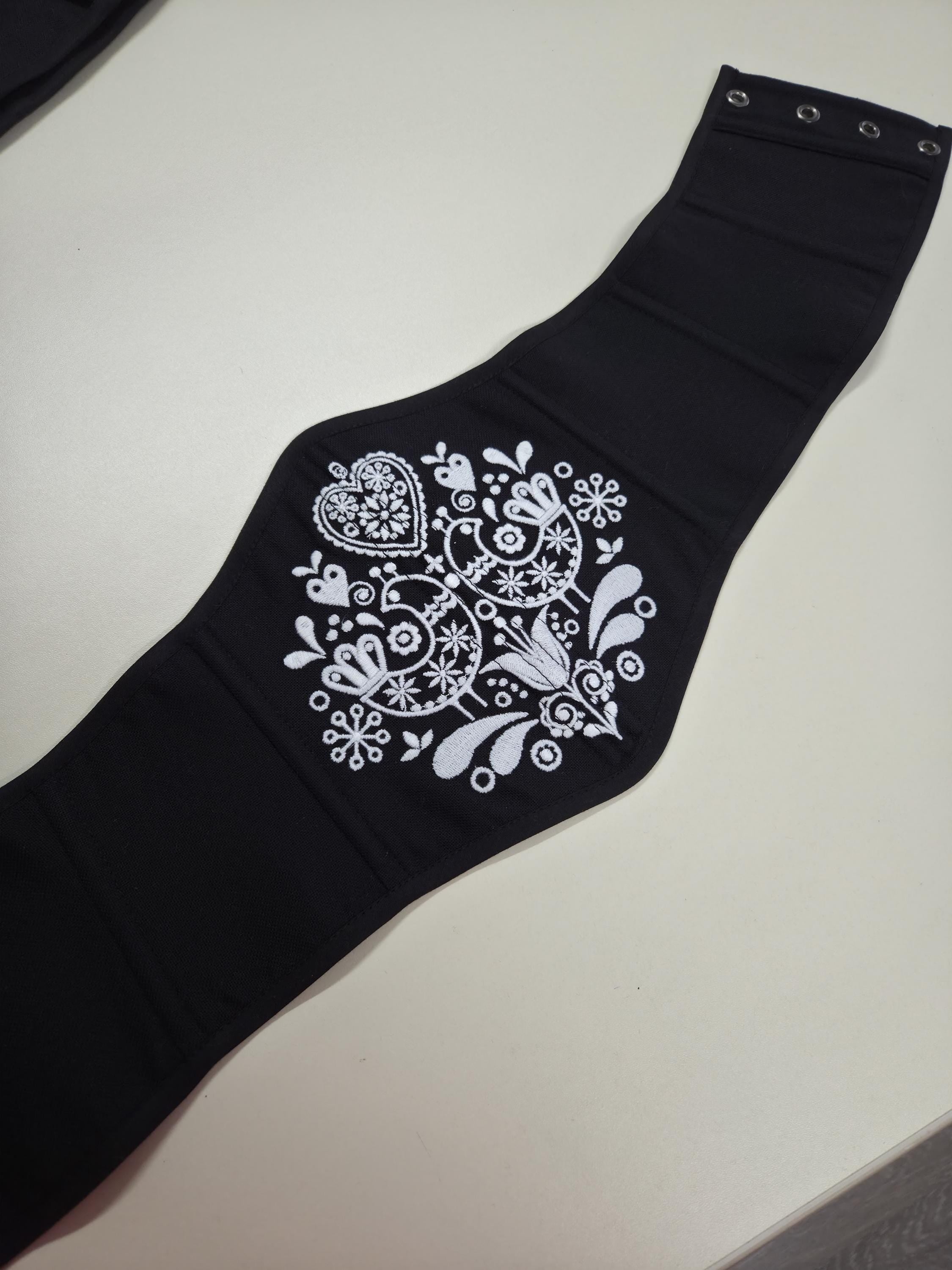 Embroidered underbust corset belt, reverse cottagecore corset top, renaissance corset belt, Victorian corset top, folk plus size