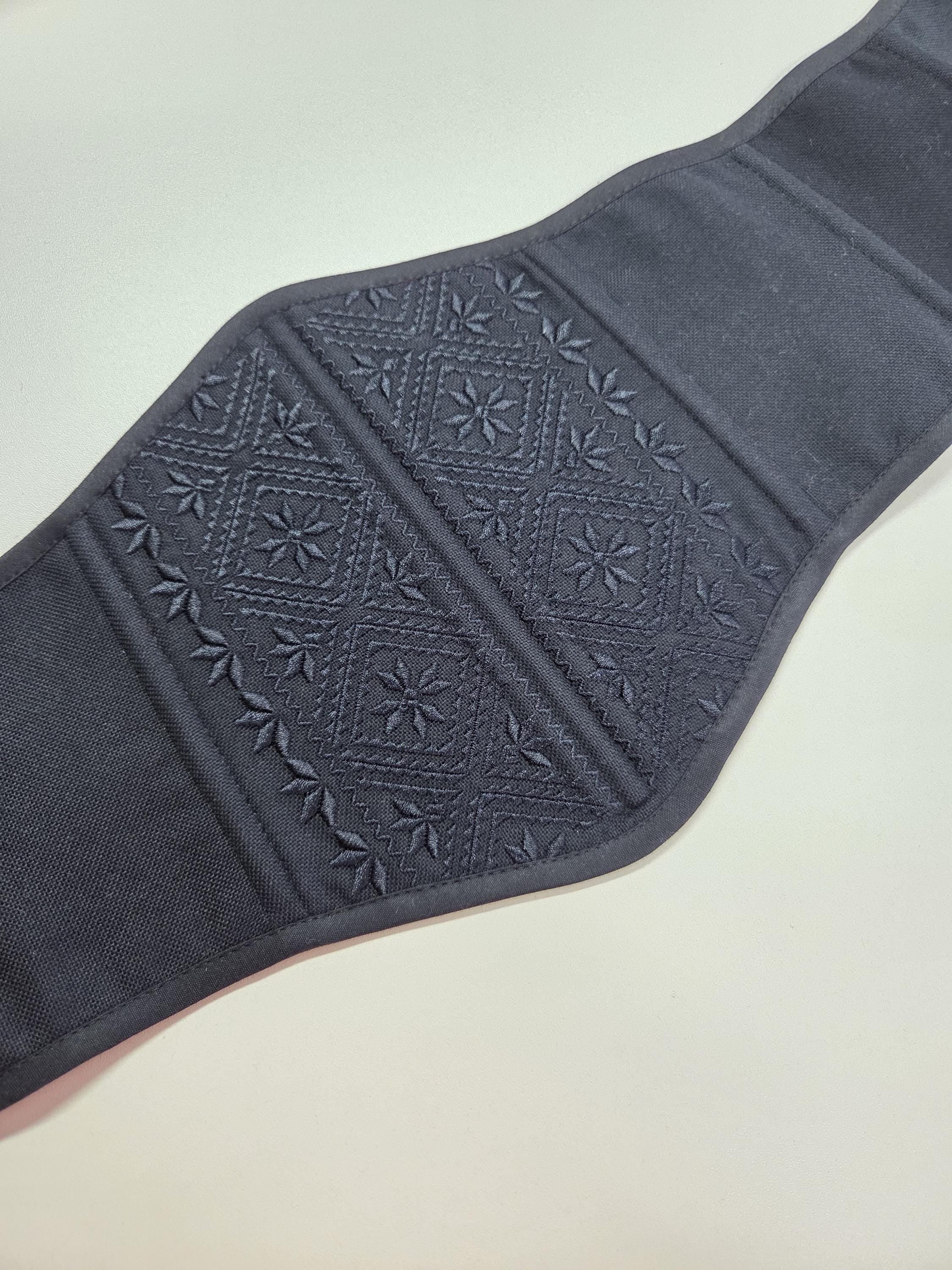 Black reverse corset, custom renaissance corset, Victorian corset top, plus size underbust corset belt with embroidery
