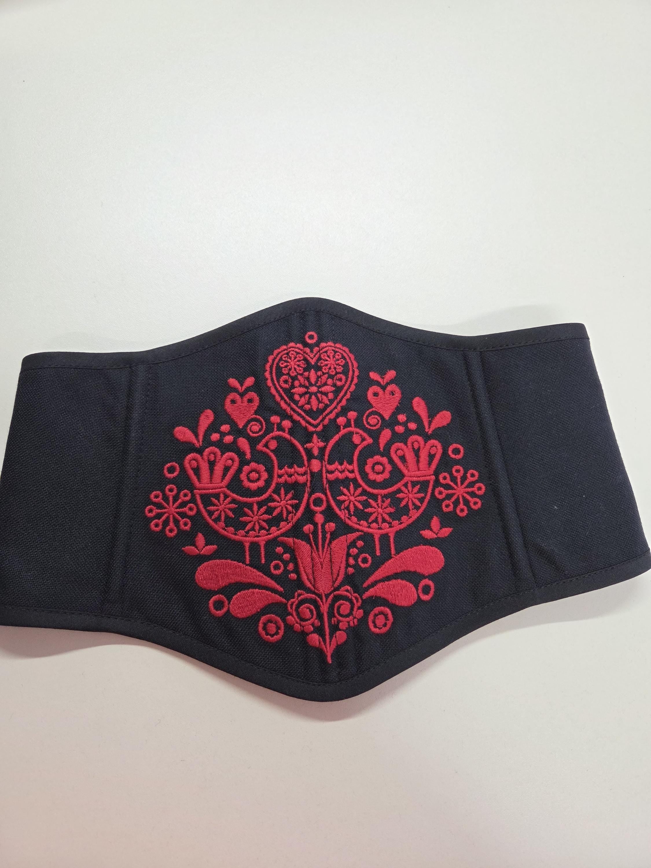 Embroidered underbust corset belt, reverse cottagecore corset top, renaissance corset belt, Victorian corset top, folk plus size