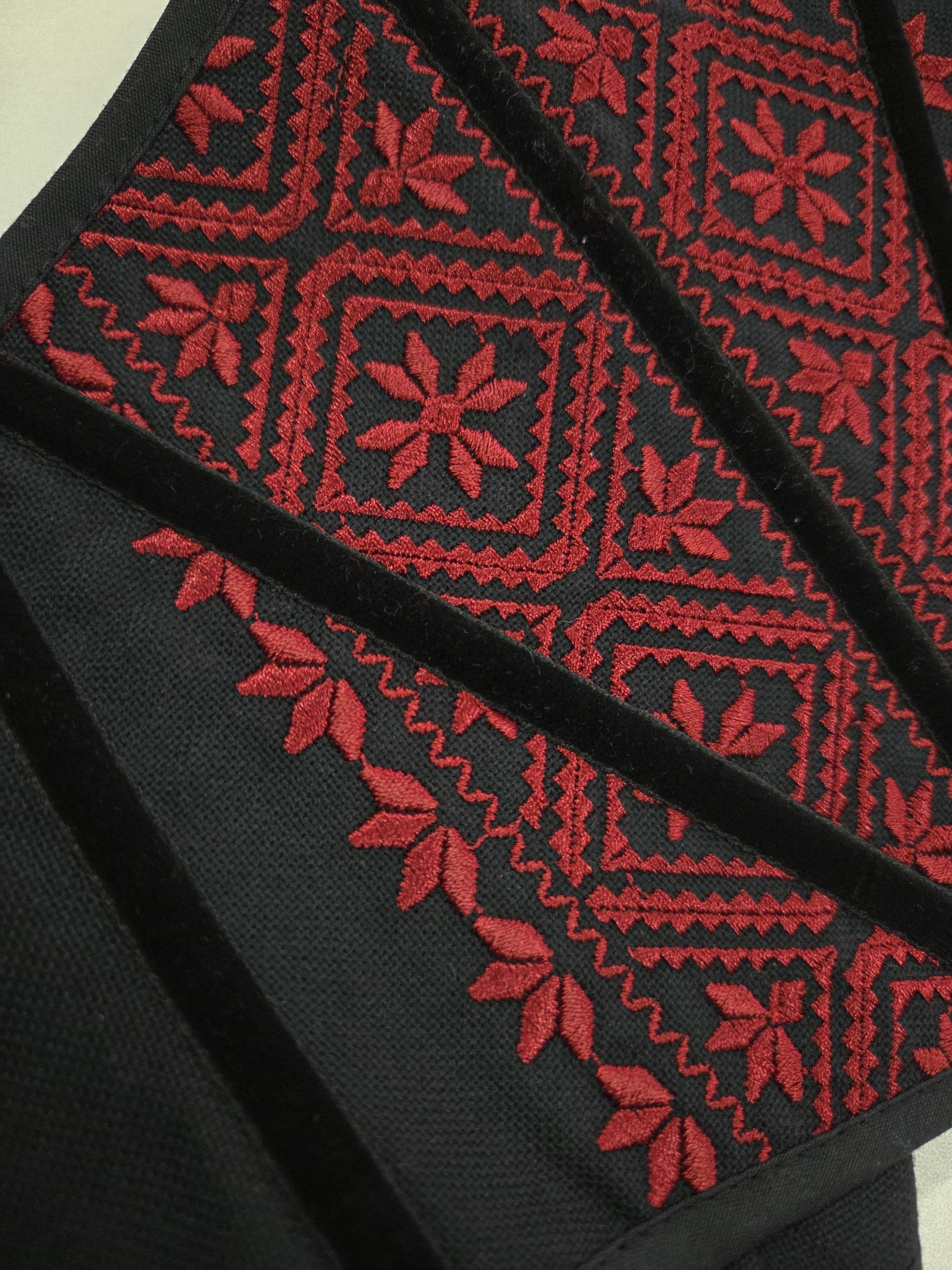 Black reverse corset, custom renaissance corset, Victorian corset top, plus size underbust corset belt with embroidery